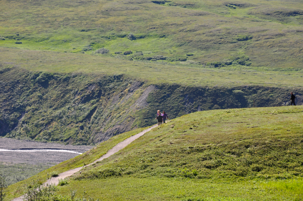 family hiking at Eielson Visitor Center